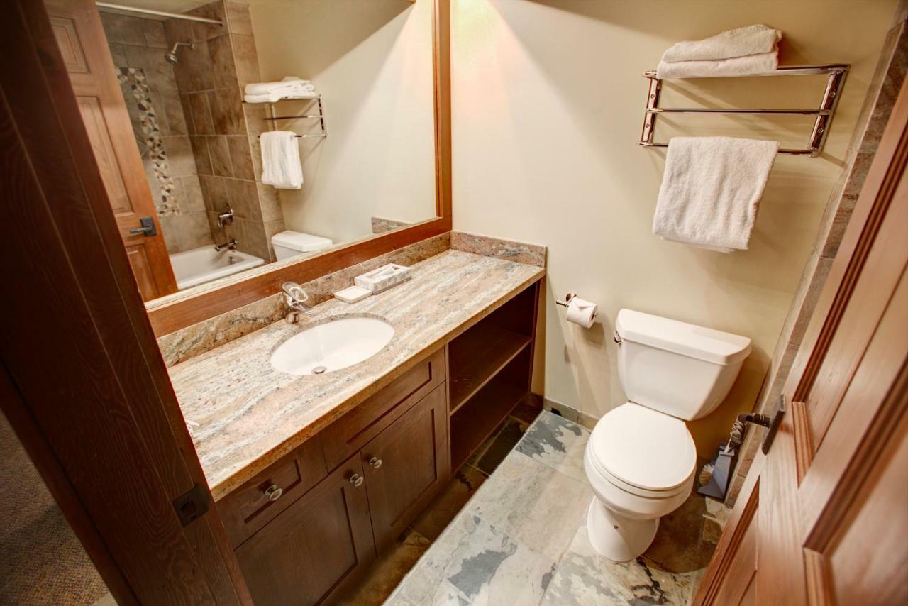 Greystone Lodge Γουίστλερ Εξωτερικό φωτογραφία